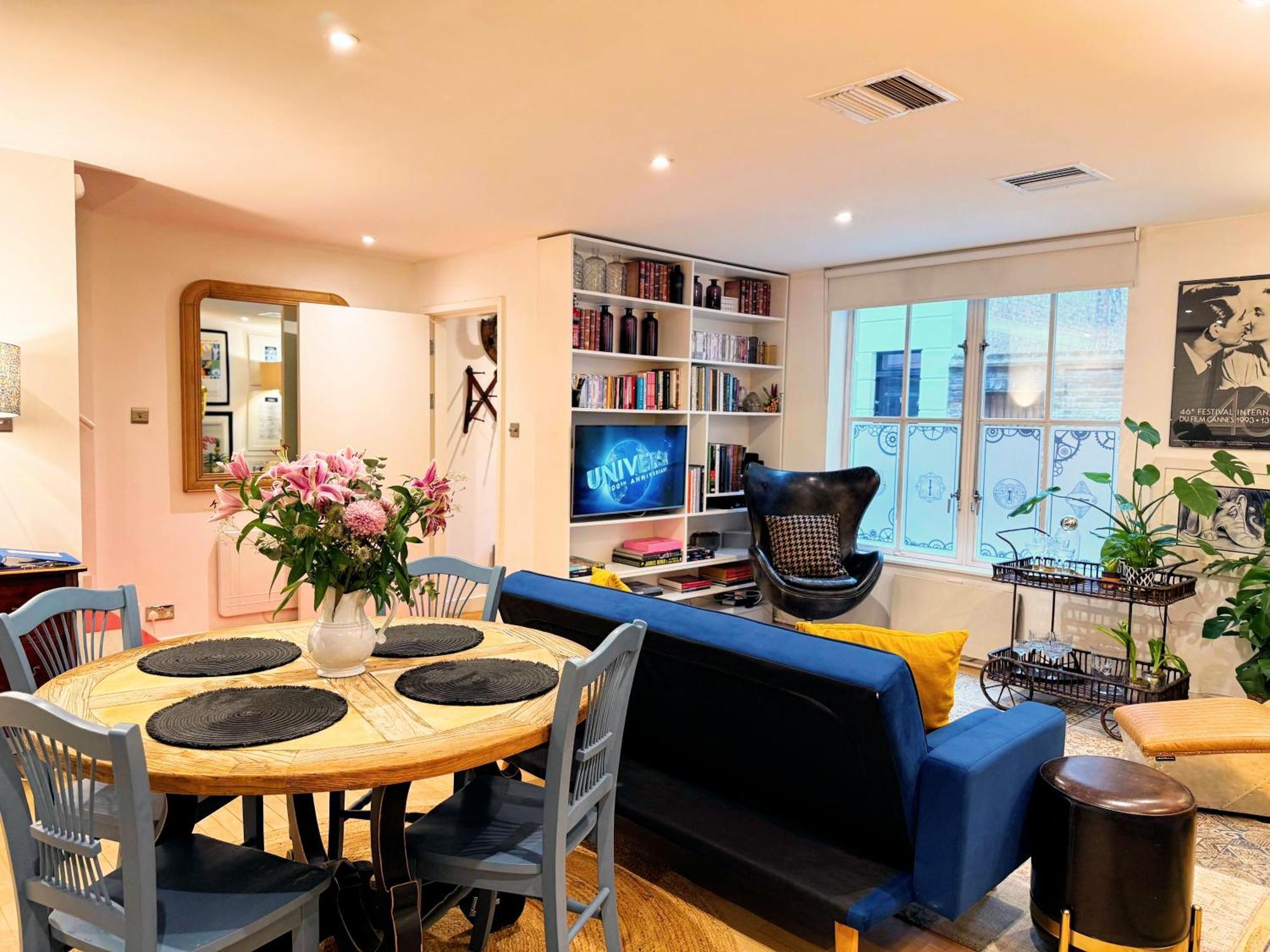 Spacious West End Duplex Apartment, W1 Central Londra Esterno foto